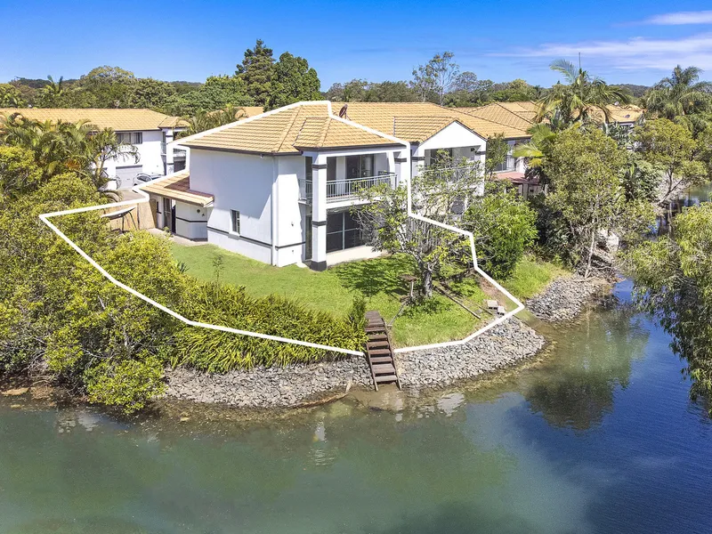 Excellent Investors Opportunity Minutes From Gold Coast’s Famous Currumbin Alley