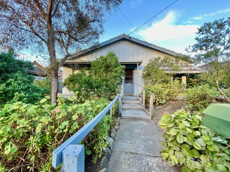 Neatly Presented 2 Bedroom Home with New Paint and Freshly polished floors