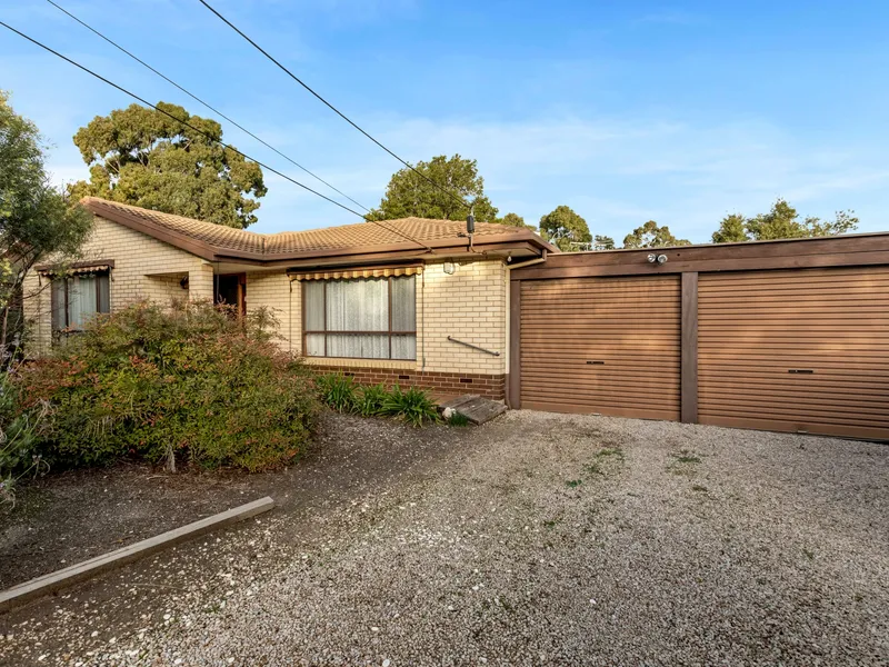 Wonderful Opportunity To Put Your Own Touches To This 3 Bedroom Home In A Fabulous Cul de Sac Locati