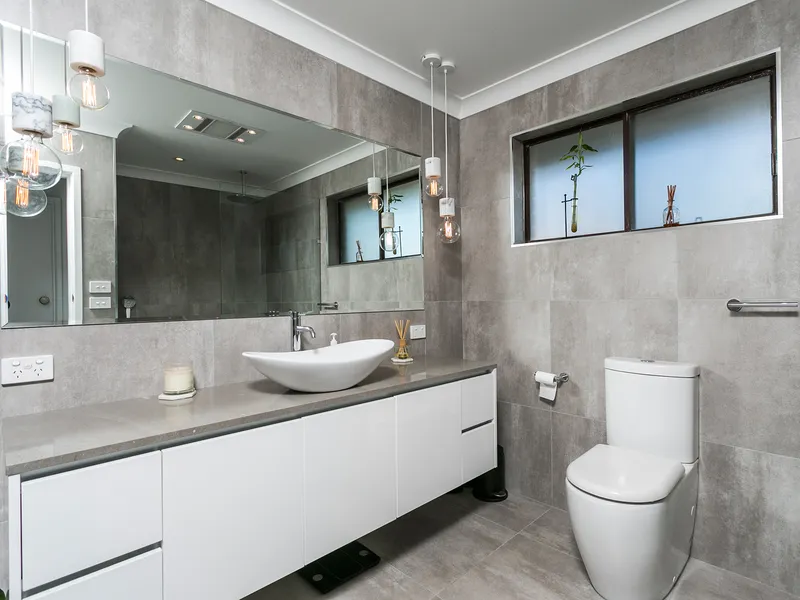 Immaculate Home With Lake Views