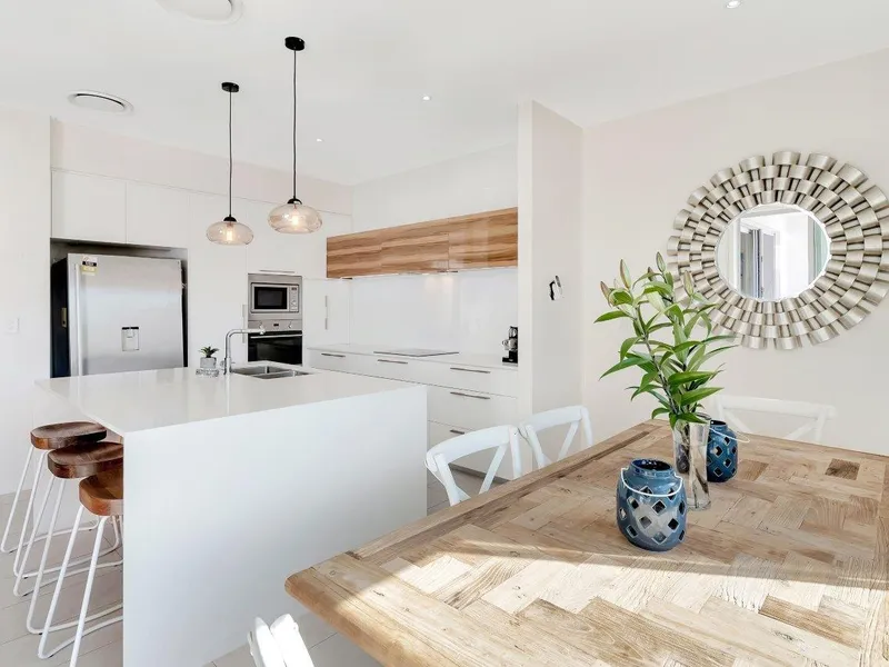 Executive Villa in Exclusive Southport Location - walk to TSS!