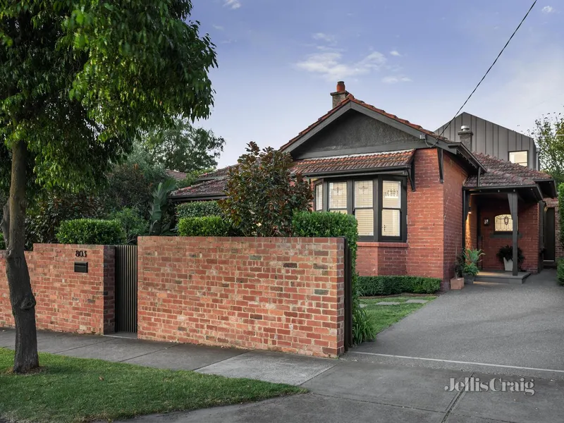 Smartly renovated family Edwardian on Junction doorstep
