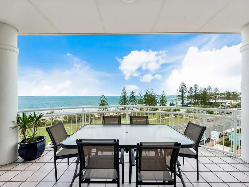 Penthouse Apartment With House-Like Proportions