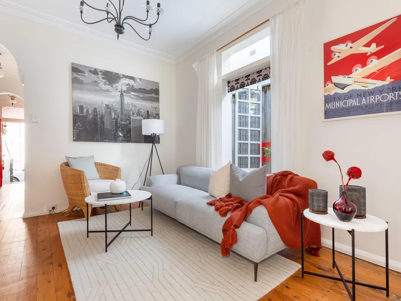 Classic terrace between King Street & Carriageworks