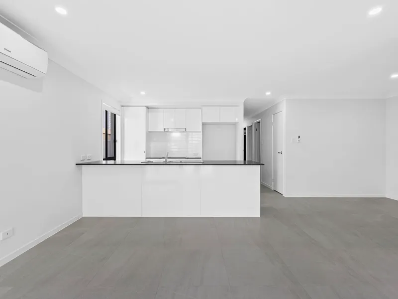 1/7 RATNAM ROAD, REDBANK PLAINS