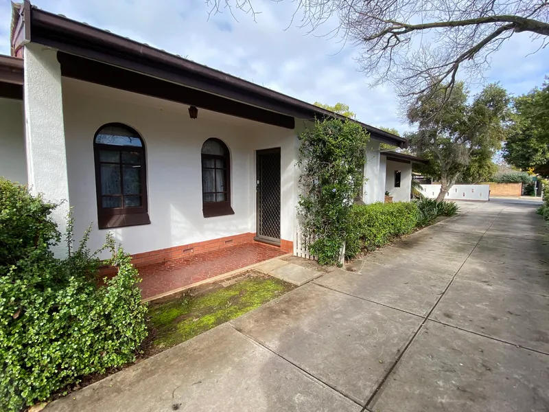 NEAT SPACIOUS ONE BEDROOM UNIT IN LOVELY SMALL GROUP!