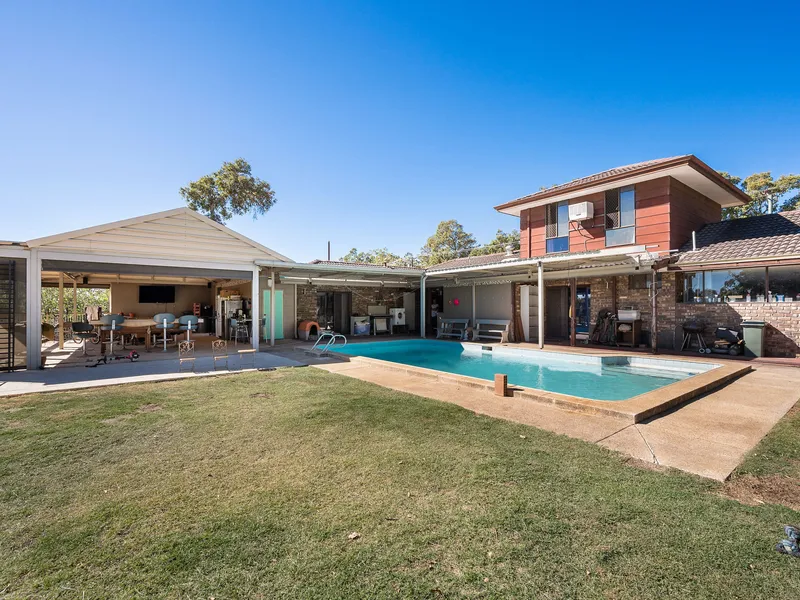 10,600 sqm Of Prime Land With Huge Potential! 