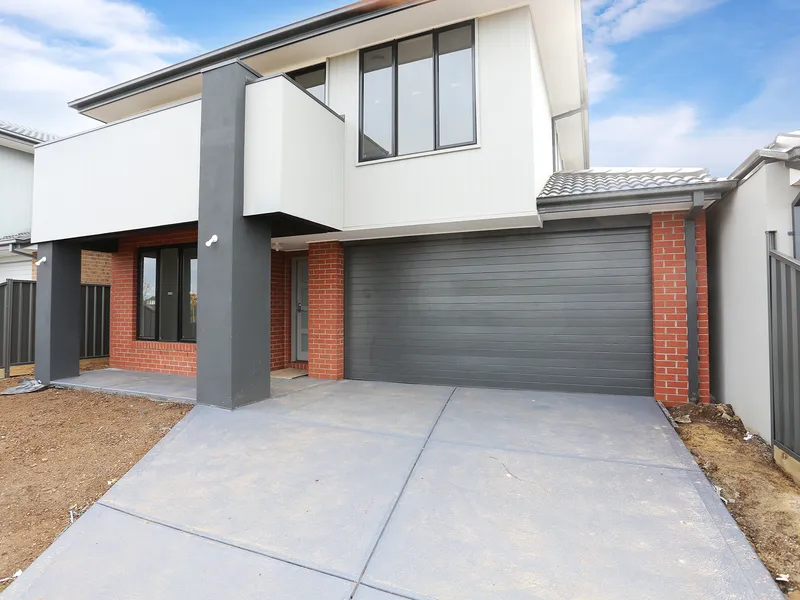 BRAND NEW BRIGHT & SPACIOUS FIVE BEDROOM HOME