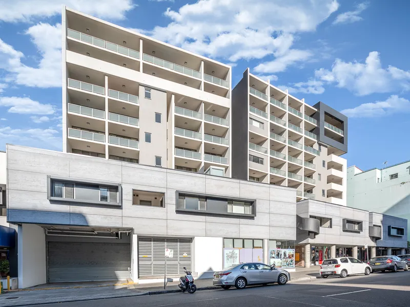 TOP LEVEL APARTMENT IN THE HEART OF HURSTVILLE 