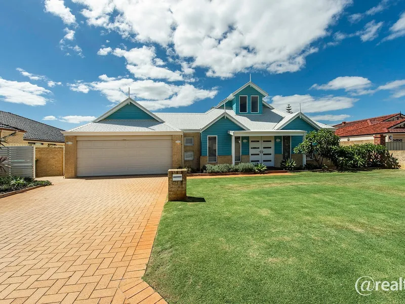 STUNNING RENOVATED FAMILY HOME IN BEACHSIDE LOCATION