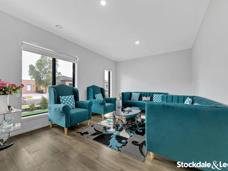 LUXURY, MODERNITY & STYLE - 5 Robertson Ave, Aintree