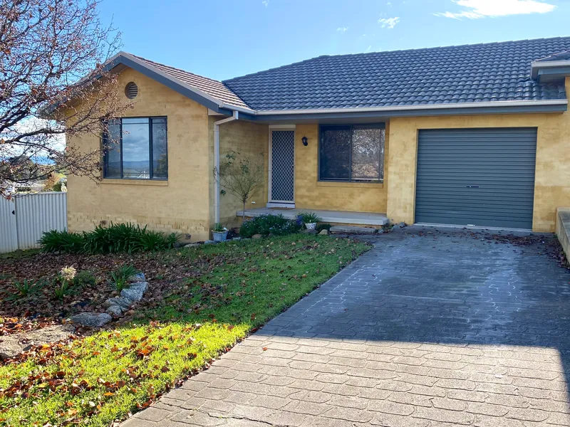 Renovated Three Bedroom Unit in North Cowra
