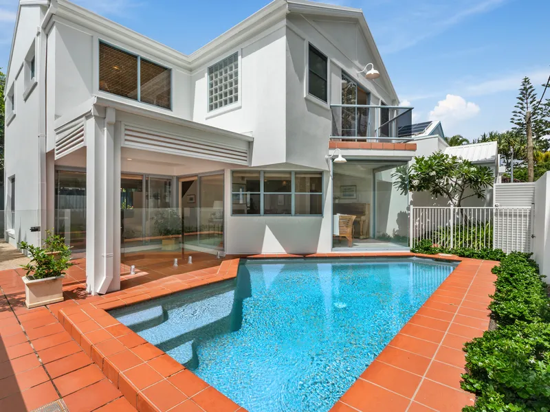 Hedges Ave Beautiful Beach Home