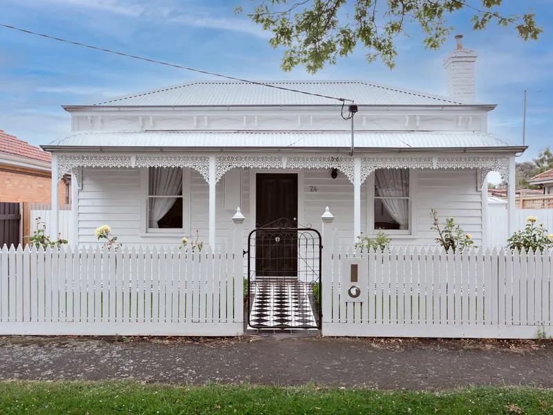 STUNNING HOME IN PRIME CENTRAL LOCATION!