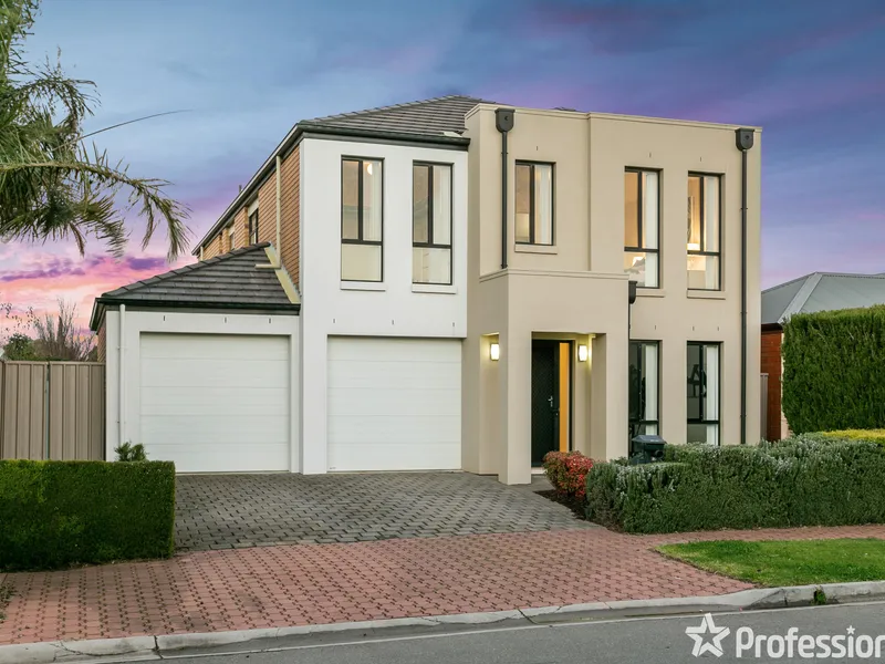 4BR + Study Family Home That Presents Like New