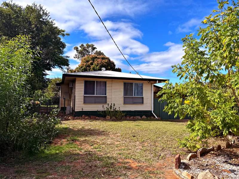 3 bedroom air-conditioned home with Shed!