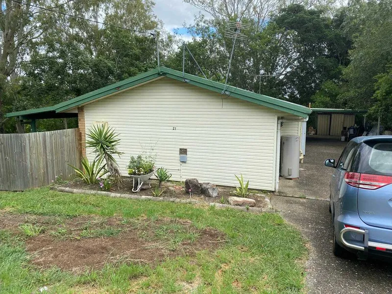 Private lowset family home
