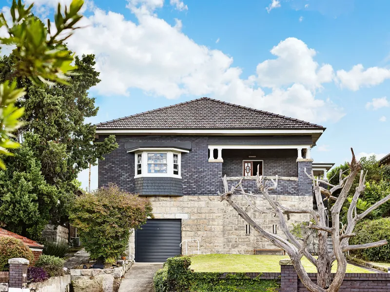 Extraordinary Californian bungalow accompanied by space, light and lifestyle