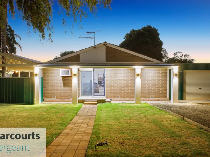 Comfortable and Practical in Elizabeth Downs! 