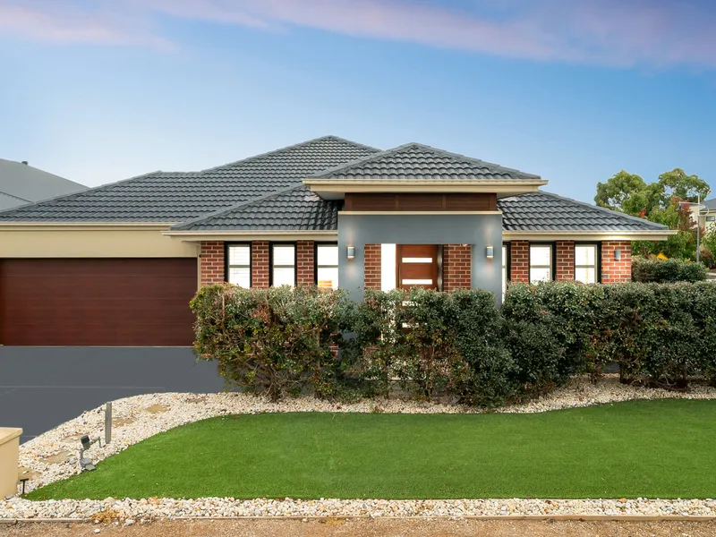 Park View, Corner Block, North facing In The Alamanda School Zone!