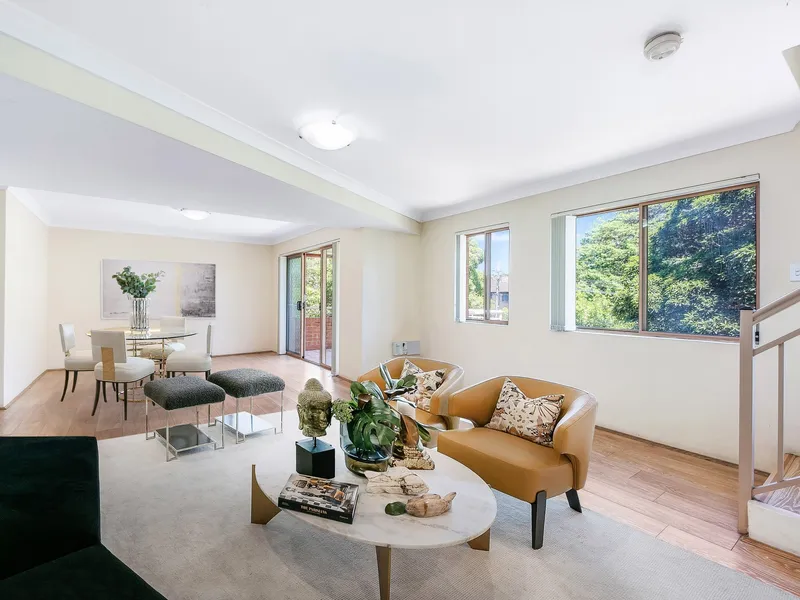 Next To The Park 3 Bedroom Split Level Apartment