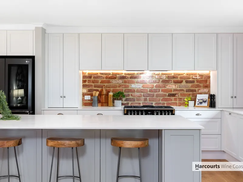 Rustic Elegance in the Heart of Port Noarlunga