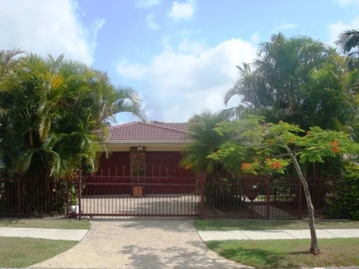 FAMILY HOME IN GREAT LOCATION