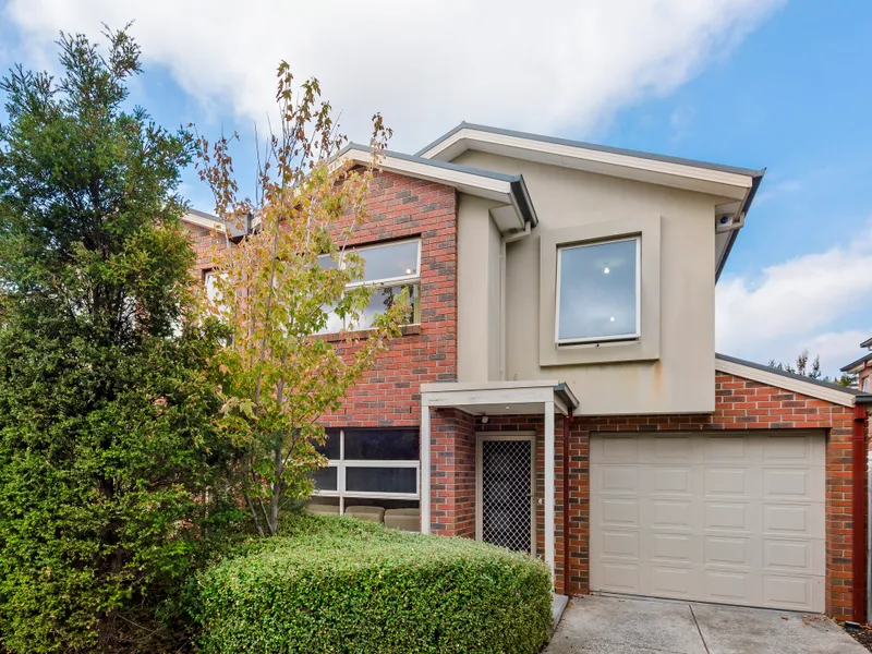 UNDER OFFER - Best value in central Clayton!!