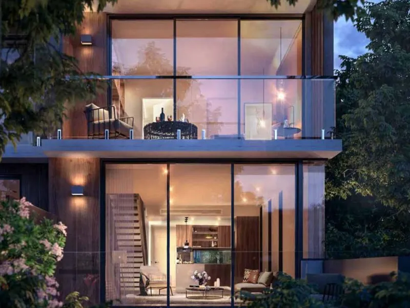 Modern & Elegant 3-4 Bedroom Townhouse with Private Roof Garden for Sale