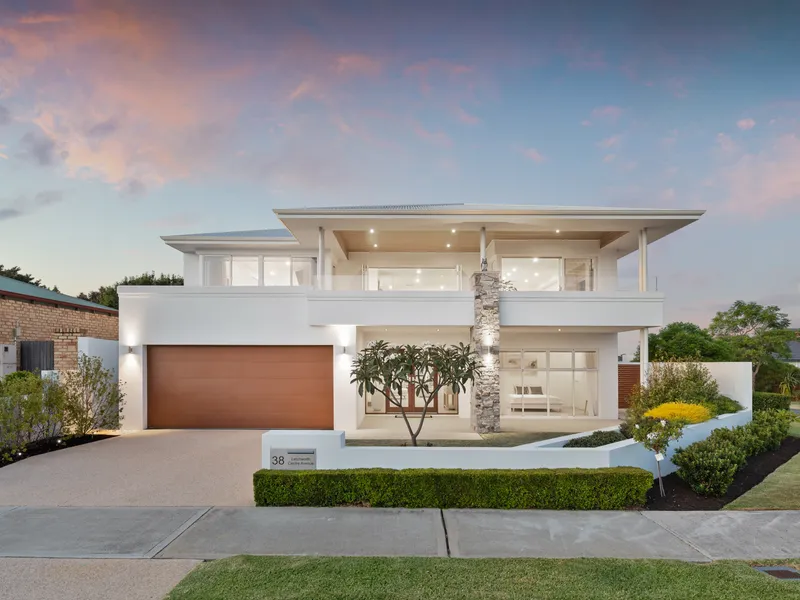 DESIGNED WITH DISTINCTION!