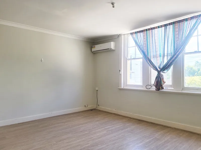 1bed terrace home for rent located close to Homebush Train Station