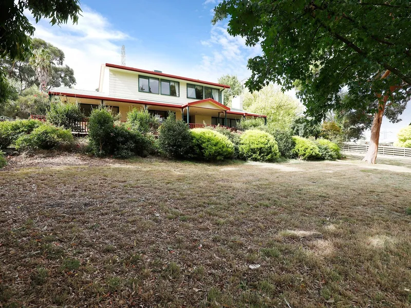 FABULOUS LIFESTYLE PROPERTY IN NARRE WARREN NORTH - 4BR HOME ON 3983M2 (NEARLY AN ACRE OF PARADISE)