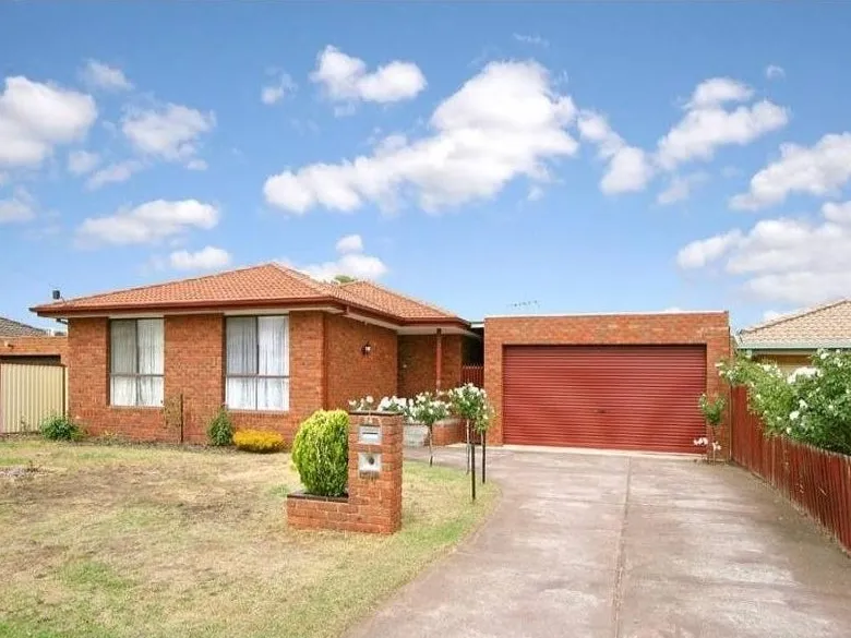 Spacious 5 Bedroom Home in central location