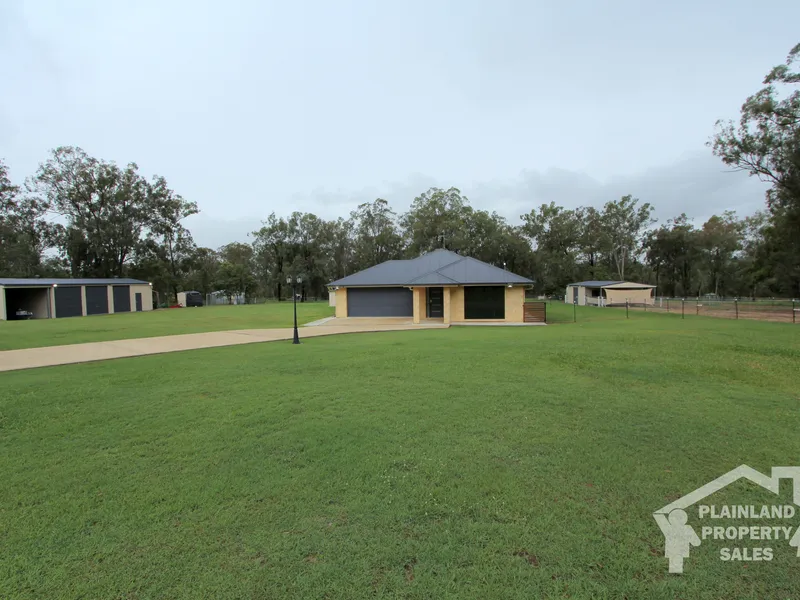 PRESTIGIOUS FAMILY ESTATE WITH ENDLESS POSSIBILITIES !
