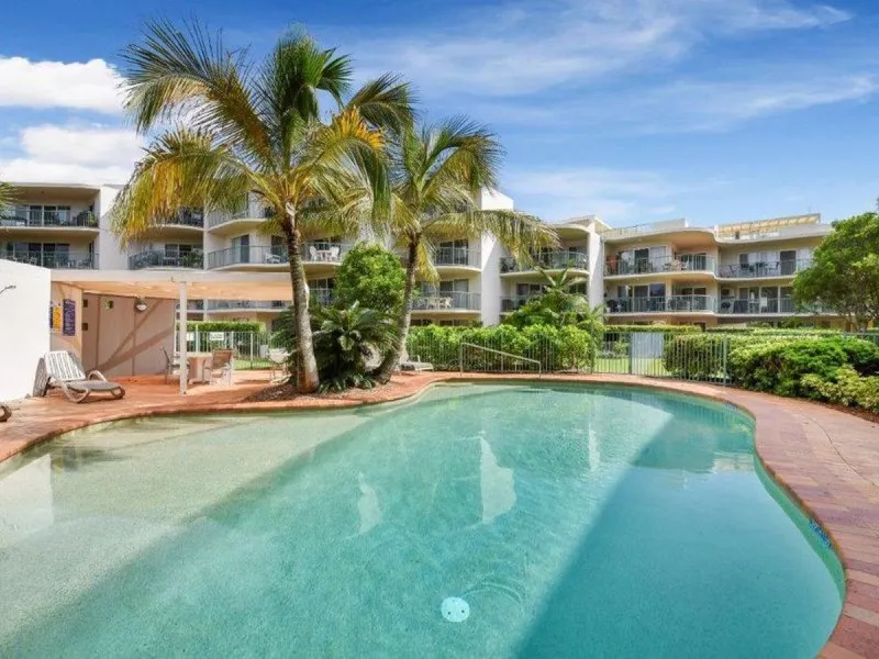 Beachfront Fully Furnished 3 Bedroom Apartment!