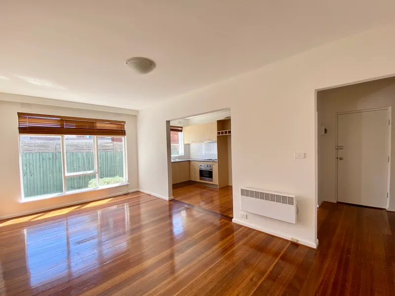 WELL LOCATED TWO BEDROOM APARTMENT WITH STUDY  | HODGES CAULFIELD