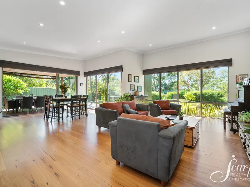 GOOSEBERRY HILL MODERN