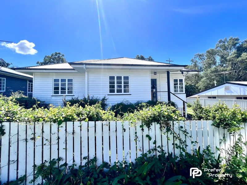 Renovated new 4 bedroom house with ducted Air conditioning and solar panel to make your living so easy