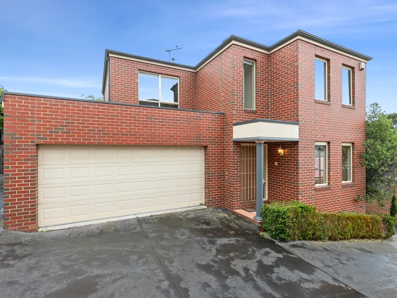 Neat townhome in Quiet location!