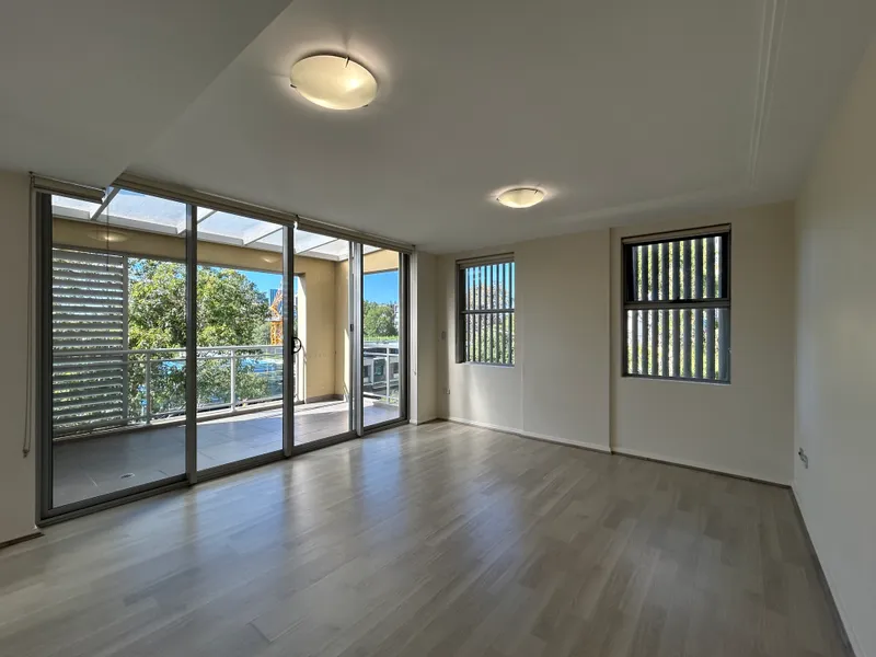 Great Size Apartment Conveniently Located