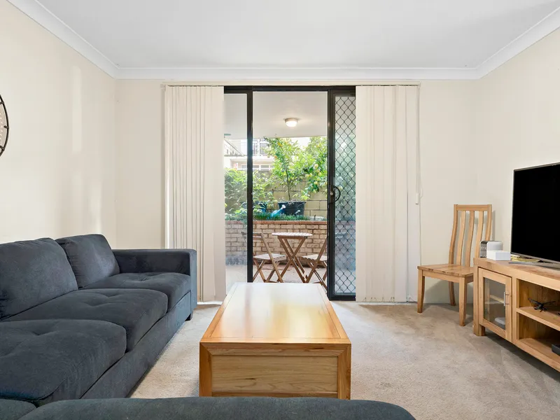 Full Brick Ground Floor Apartment, Walk To All Required Amenities: Engadine Train Station, Town Centre, Bus Access & 15 Minutes To Miranda Westfield!