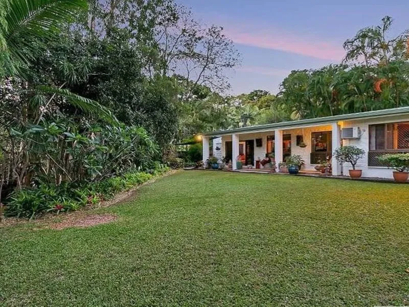 FRESHWATER FAMILY HOME WITH UNIQUE FEATURES - OVERLOOKING PARKLANDS