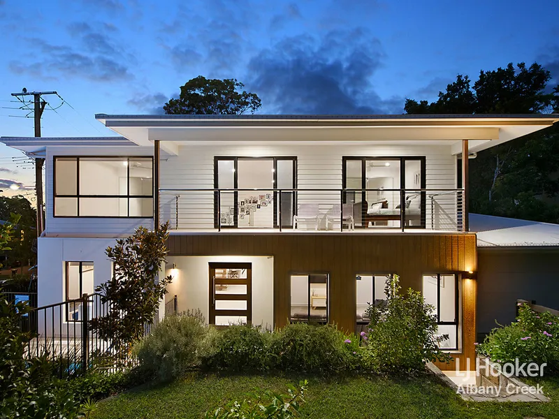 SOPHISTICATED HIGH-END LIVING WITH AN AIR OF ELEGANCE!