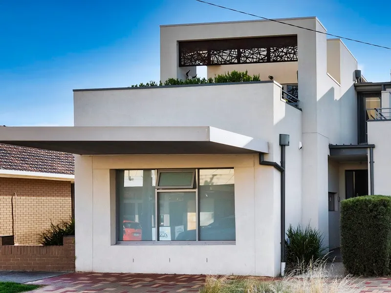 Modern, Spacious Living! 