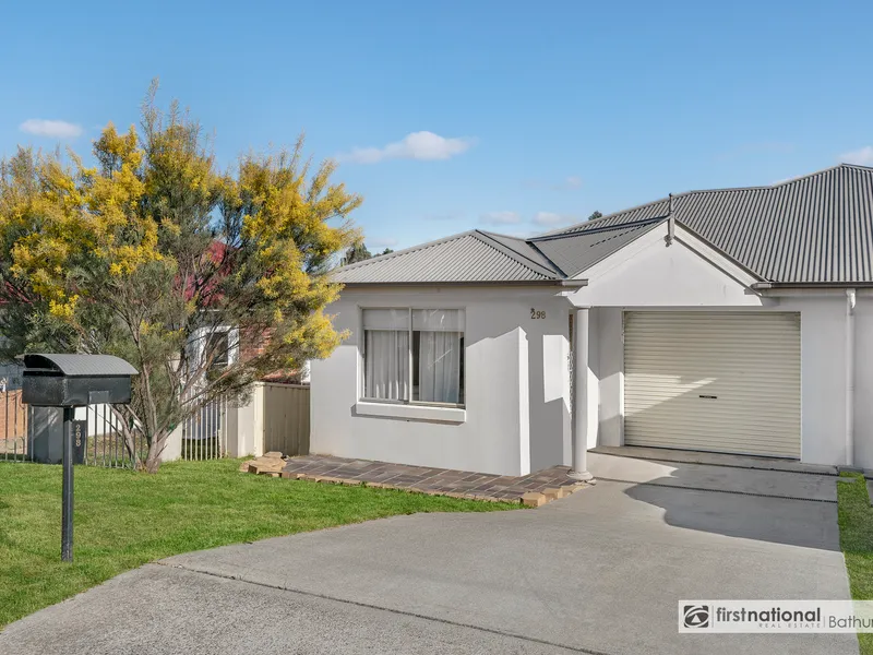 SPACIOUS MODERN TOWN HOUSE
