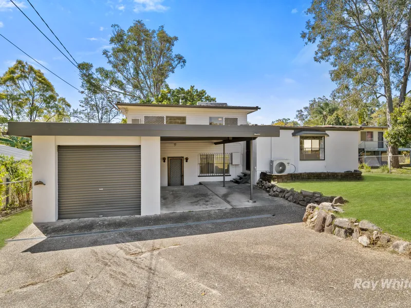 VERSATILE PROPERTY WITH NO REAR NEIGHBOURS AND ENDLESS POTENTIAL!