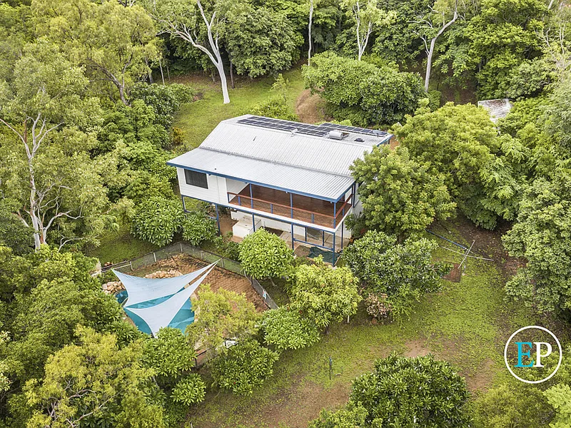 PRIVACY AND SPACE IN THIS HUGE FAMILY HOME
