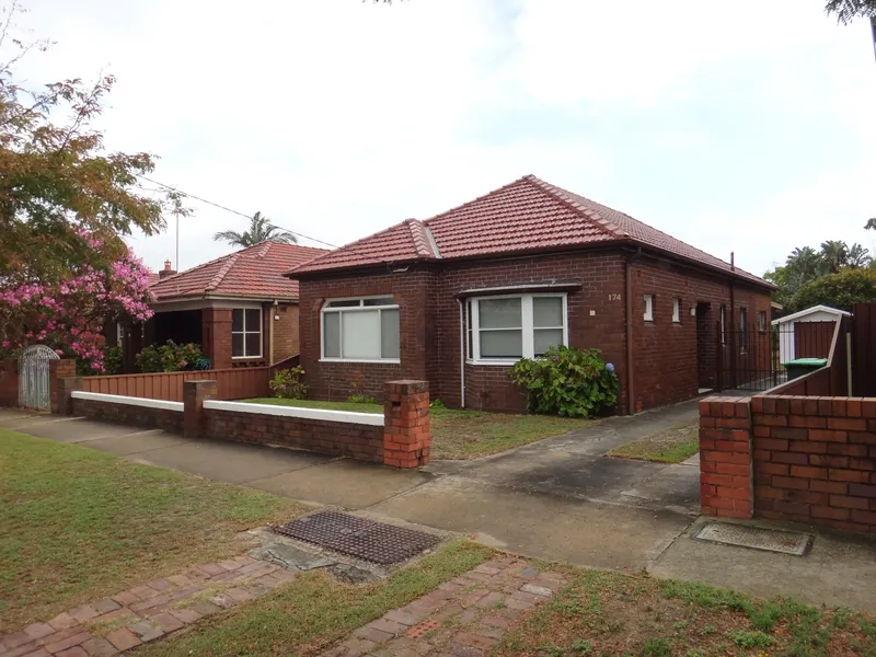 Immaculate Three Bedroom Home in the Heart of Maroubra, Sunny Rear Yard, Must View!