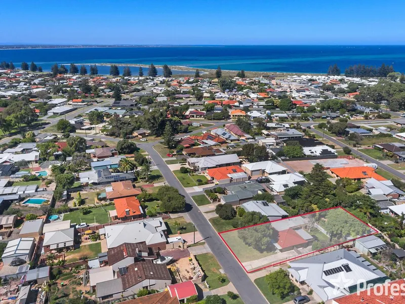 SUPERB BEACHSIDE LOCATION - 981m2 SUBDIVIDABLE BLOCK