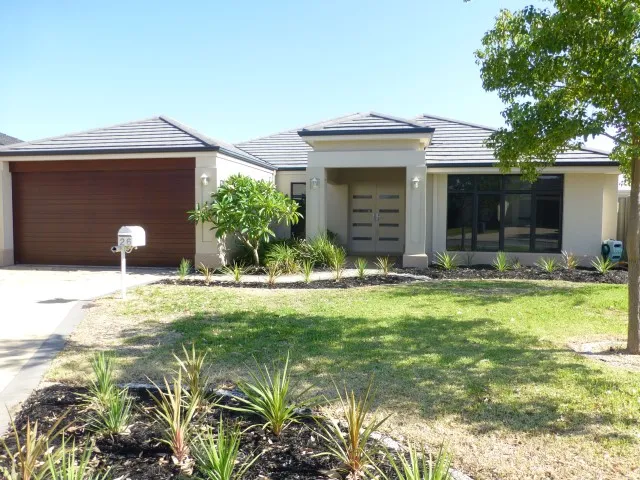 HUGE FAMILY HOME IN PRIME LOCATION